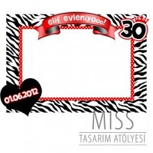 <strong>Miss</strong> 100x70 Özel Kesim Büyük Boy Çerçeve