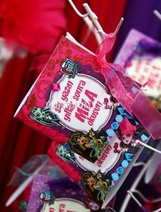 Partiavm Lüks Monster High Doğum Günü Süsleri Hatıra Yazısı Kartı 6 Adet satın al