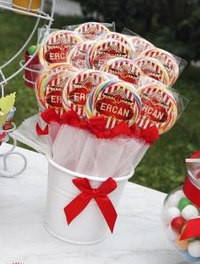 Partiavm Renkli Karnaval Doğum Günü Süsleri Lolipop Şeker Etiketli Kovada Etiketli Kurdeleli 10 Adet satın al