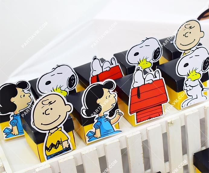 Snoopy Doğum Günü Hediyelik Karton Karakterli Kutu 8 Adet