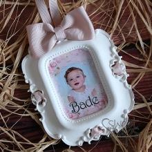 SweetSoaps Sweet Frames Büyük Boy Kokulu Taş Beyaz Çerçeve Tema Fotoğraflı  Kurdele Askılık ve Fiyonk Süslemeli Özel Kesesiyle satın al