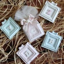 SweetSoaps Sweet Frames Mini Boy Kokulu Taş Harfli Çerçeve Özel Kesesiyle satın al