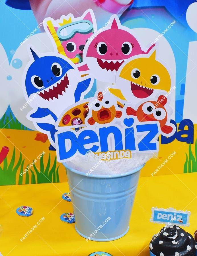 Baby Shark Doğum Günü Süsleri Kovada Özel Kesim Çubuk Karton Süsler