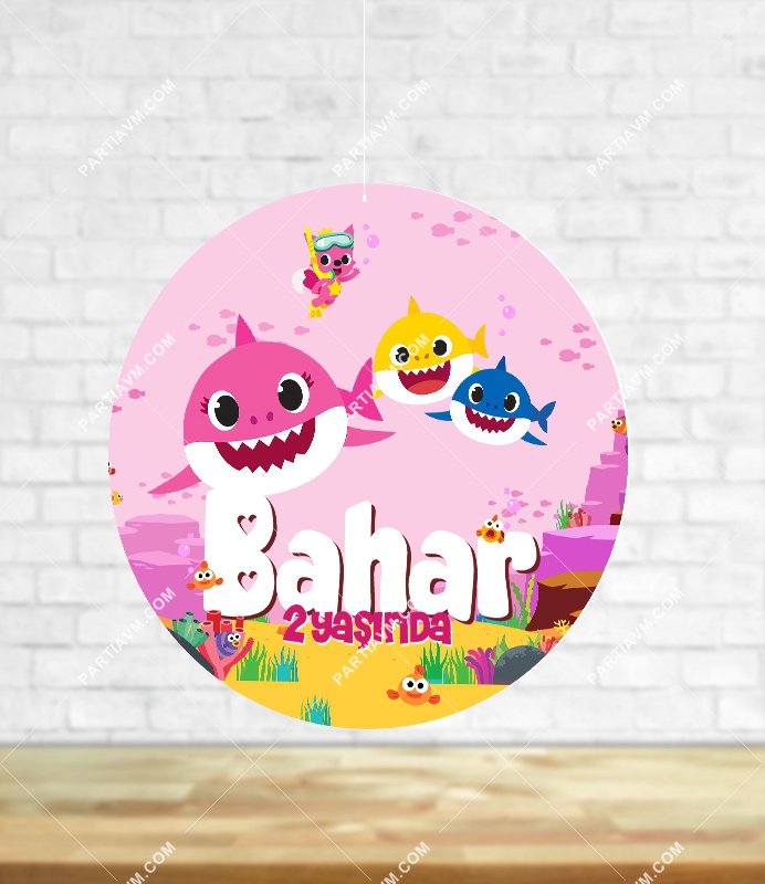 Baby Shark Pembe Doğum Günü Süsleri 20 cm Önlü Arkalı Baskı Kalın Karton Misinalı Asma Süs