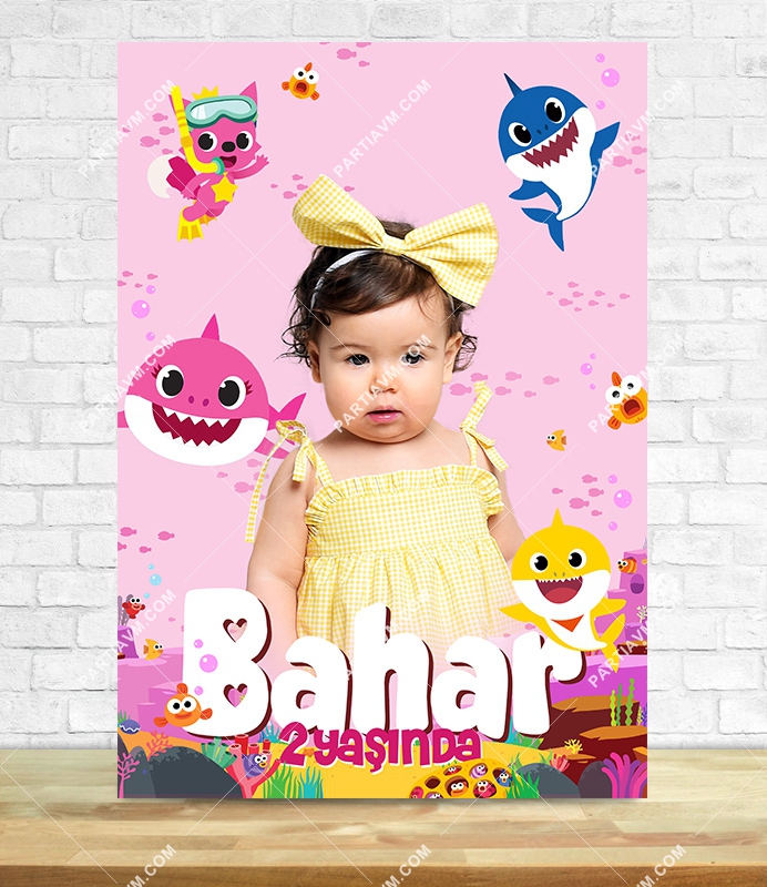 Baby Shark Pembe Doğum Günü Süsleri 70x100 cm Katlanmaz Pano Afiş