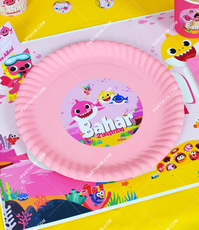 Baby Shark Pembe Doğum Günü Süsleri Etiketli Karton Tabak 5 Adet