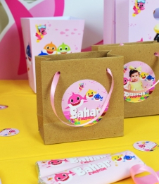 Partiavm Baby Shark Pembe Doğum Günü Süsleri Hediye Çantası Etiketli Kurdeleli 10 X 10 cm 5 Adet