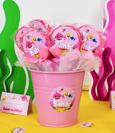 Partiavm Baby Shark Pembe Doğum Günü Süsleri Lolipop Şeker Etiketli Kovada Süslemeli 10 Adet