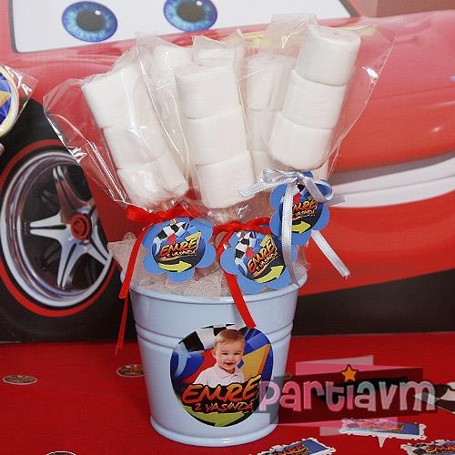 Cars Movie Doğum Günü Süsleri Marshmallow Etiketli Kovada 10 Adet Kurdeleli Çubuklu İkramlık