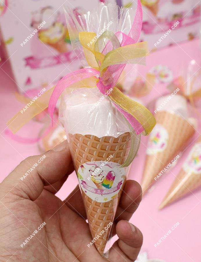 Dondurmalı Doğum Günü Hediyelik Etiketli Karton Külahta Marshmallow