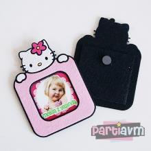Partiavm Hello Kitty Doğum Günü Süsleri Magnet 8x11 cm Keçe Çerçeve İçinde Temalı Fotoğraf Kurdeleli Hediye Poşetinde satın al