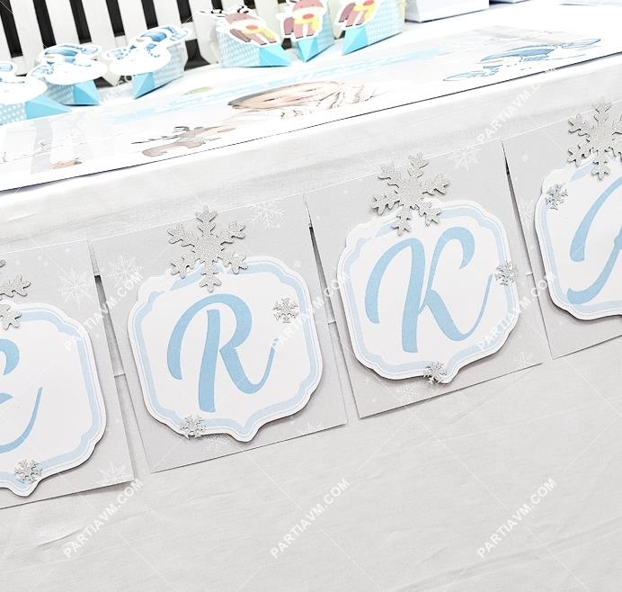 Kış Masalı Doğum Günü Banner İsim Kurdeleli Çift Karton ve Simli Kar Süslemeli