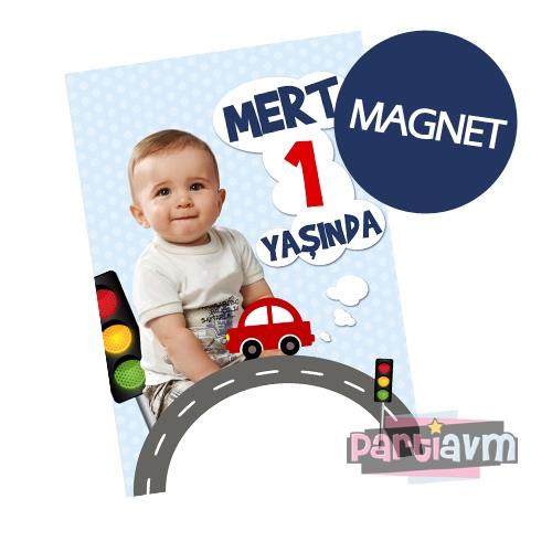 Küçük Kırmızı Araba Doğum Günü Süsleri Hediyelik Magnet Kurdeleli Poşetinde 7X10 cm  