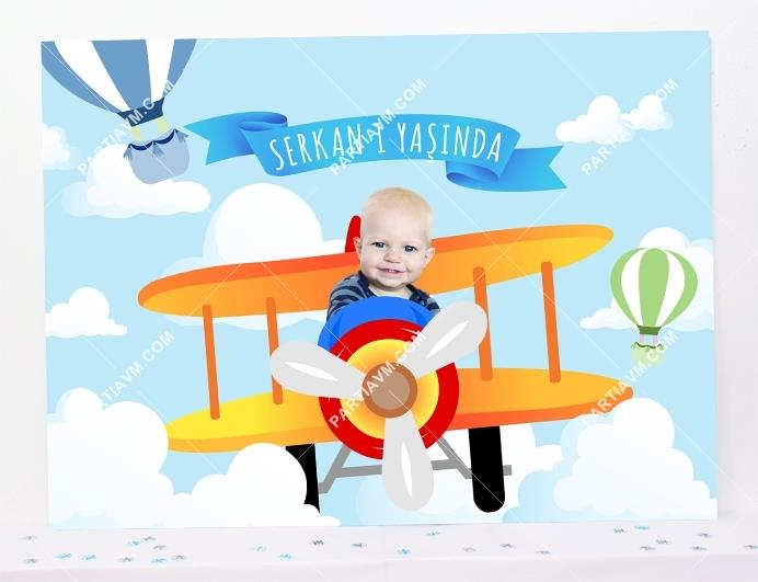 Küçük Pilot ve Balonlar Doğum Günü 120 X 85 cm Dev Pano Afiş