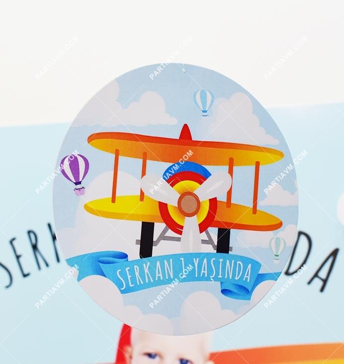 Küçük Pilot ve Balonlar Doğum Günü 20 cm Önlü Arkalı Baskı Kalın Karton Misinalı Asma Süs