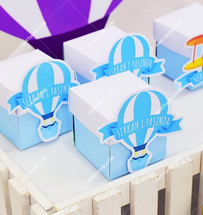 Küçük Pilot ve Balonlar Doğum Günü Hediyelik Karton Kutu İçinde Top Sakızlar