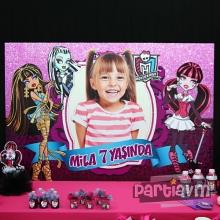 Partiavm Lüks Monster High Doğum Günü Süsleri 120 X 85 cm Dev Pano Afiş Taş ve Sim Süslemeli 