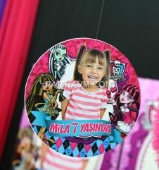 Partiavm Lüks Monster High Doğum Günü Süsleri 20 cm Önlü Arkalı Baskı Kalın Karton Misinalı Asma Süs