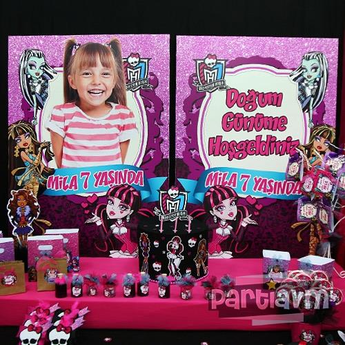Lüks Monster High Doğum Günü Süsleri 70x100 cm Katlanmaz Pano Afiş Fotoğraflı Ekonomik Set