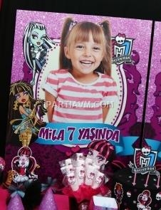 Partiavm Lüks Monster High Doğum Günü Süsleri 70x100 cm Katlanmaz Pano Afiş Taş ve Sim Süslemeli