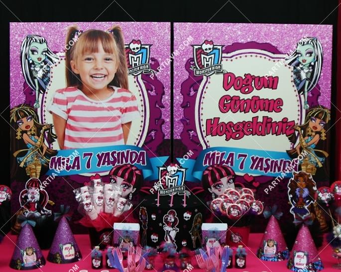 Lüks Monster High Doğum Günü Süsleri 70x100 cm Katlanmaz Pano Afiş Taş ve Sim Süslemeli Ekonomik Set