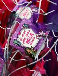 Partiavm Lüks Monster High Doğum Günü Süsleri Hatıra Yazısı Kartı 6 Adet satın al
