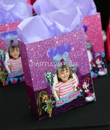 Partiavm Lüks Monster High Doğum Günü Süsleri Hediye Çantası Özel Tasarım 13X16 cm Fiyonk ve Taşlı 5 Adet satın al