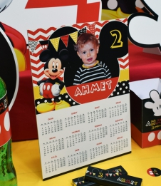 Partiavm Mickey Mouse Doğum Günü 19x29 cm Masaüstü Pano Takvim satın al