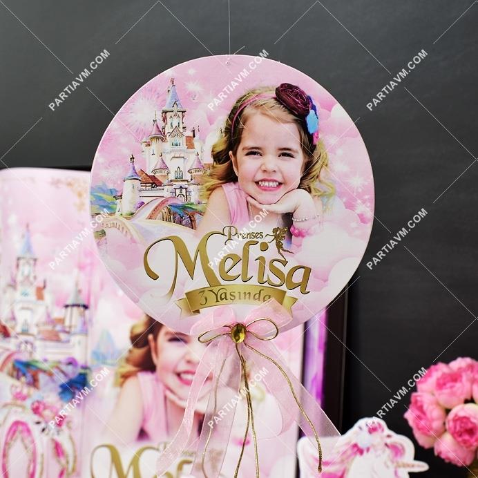 Prenses Masalı Doğum Günü 20 cm Önlü Arkalı Baskı Kalın Karton Misinalı Tül Kurdele ve Taş Süslemeli Asma Süs