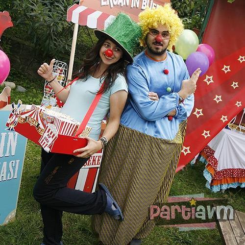 Renkli Karnaval Doğum Günü Süsleri Palyaço Kostümü+Ayakkabısı+Peruk+Burun