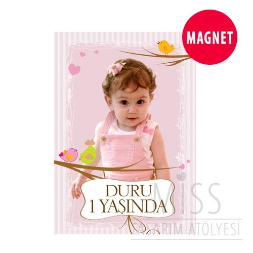 Romantik Kuş Ailesi Doğum Günü Süsleri Hediyelik Magnet Kurdeleli Poşetinde 7X10 cm  