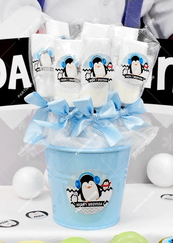 Sevimli Penguenler Doğum Günü Marshmallow Etiketli Kovada 10 Adet Süslü Çubuklarda