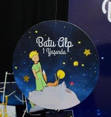 Partiavm The Little Prince 20 cm Önlü Arkalı Baskı Kalın Karton Misinalı Asma Süs